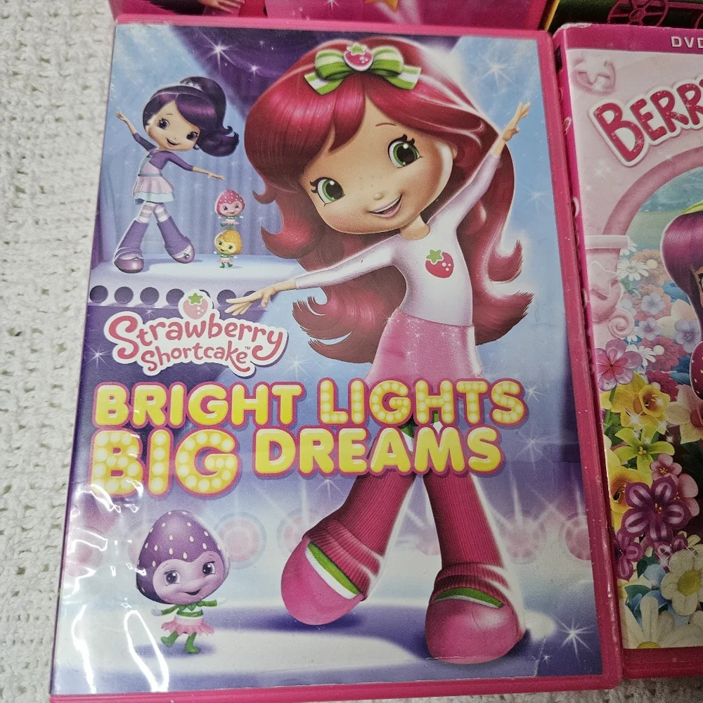 Strawberry Shortcake DVD Lot of 4 - Picture 2 of 10